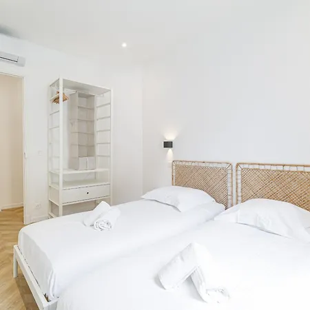 Large & Confort 2 Bdr Renovated Lejlighed Nice