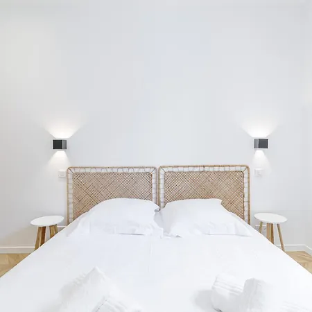 Large & Confort 2 Bdr Renovated Lejlighed