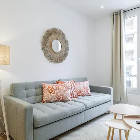 Large & Confort 2 Bdr Renovated Lejlighed
