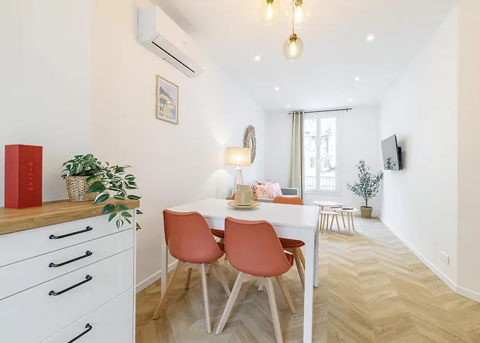 Large & Confort 2 Bdr Renovated Apartmán *