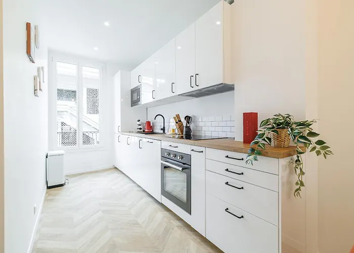 Large & Confort 2 Bdr Renovated דירה *