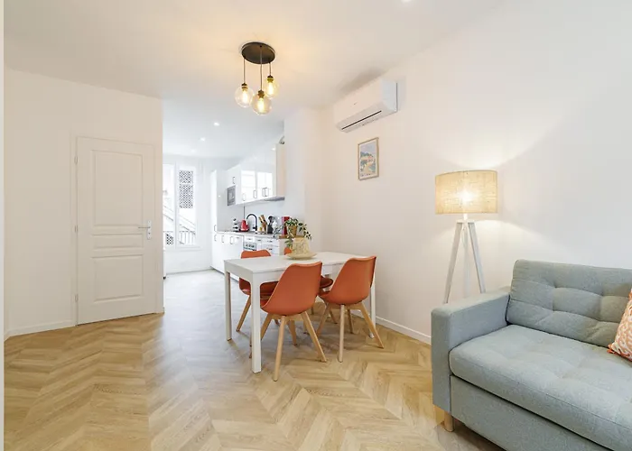 Large & Confort 2 Bdr Renovated * Nice