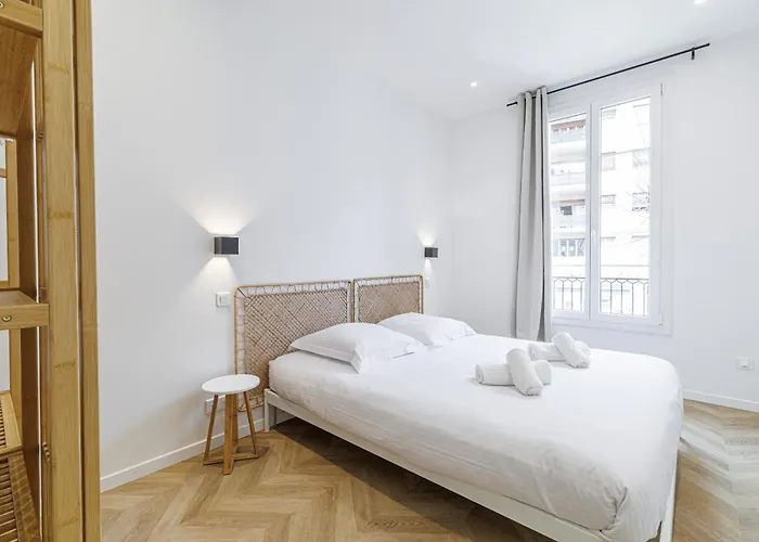 Large & Confort 2 Bdr Renovated Apartmán *